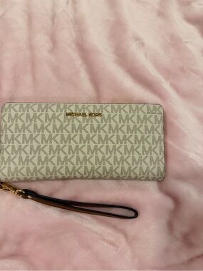 Michael Kors Cream Signature MK Zip-Around Wristlet Wallet
